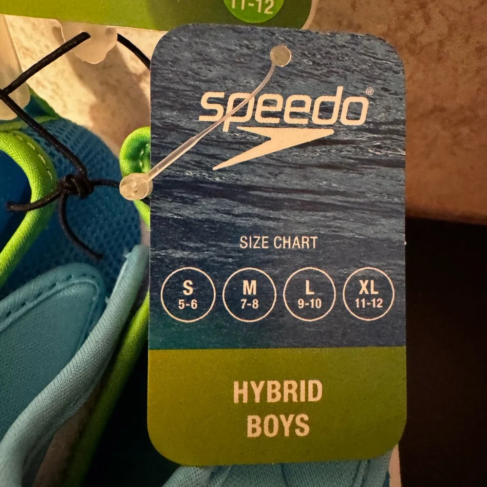 Get ready for SUMMER Speedo Kids Water Shoes - Aqua Blue XL Size 11-12
